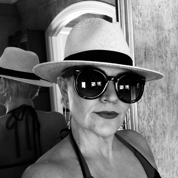 Meet your Posher, Patricia - Picture 3 of 8